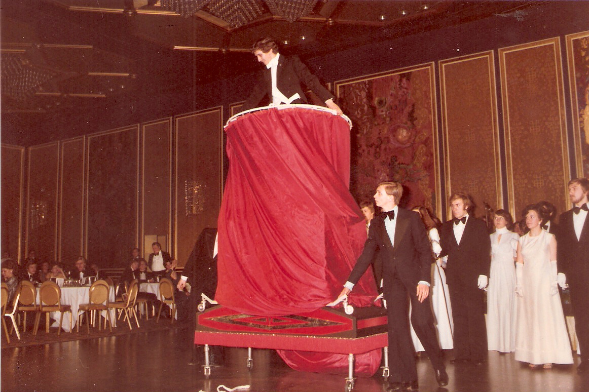 ball-der-magier-tony-rei-wolfgang-fürnweger