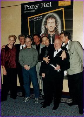 Die Künstler dieses Abends von links nach rechts: Murray, Max Oskar, Michael Ammar, Tony Rei, Guy Bavli, Flip und Doc Eason